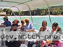 cartagena-women-boat-1104-13